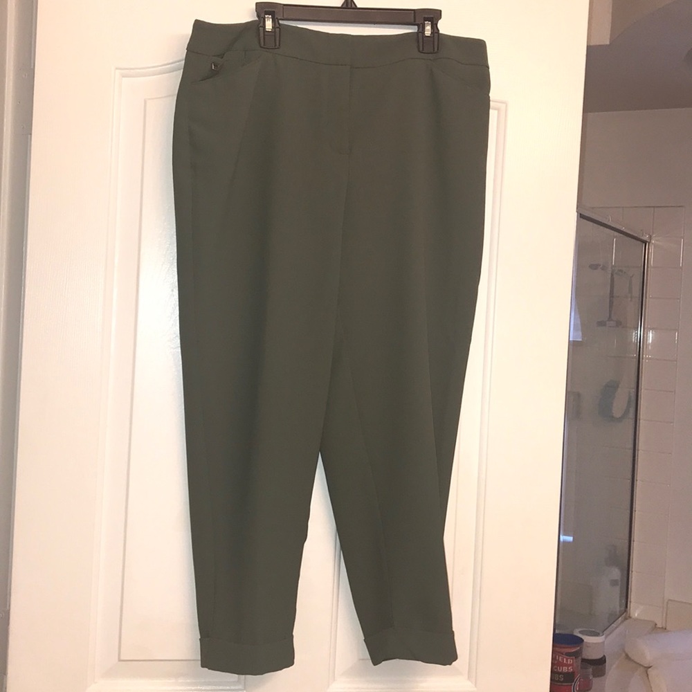 Cropped olive green Chico trousers